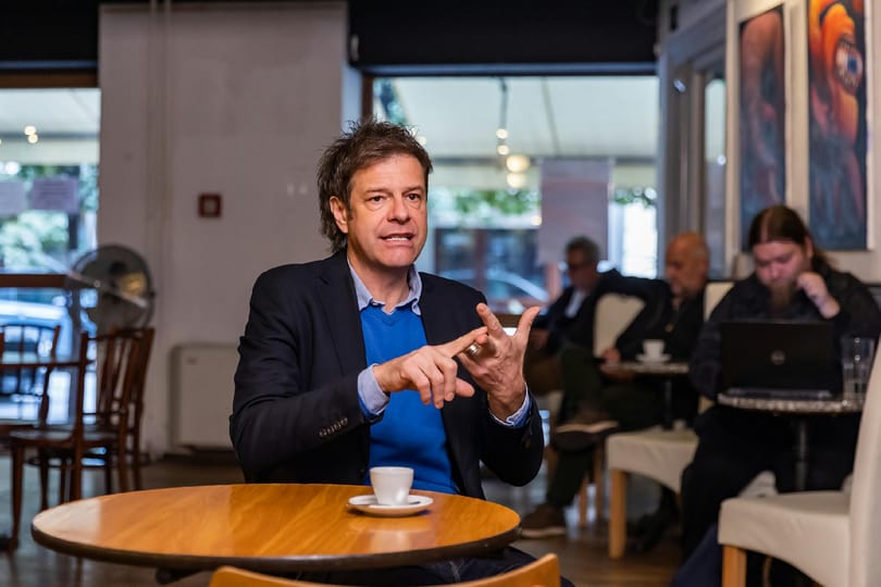Till Attila: Ugyanúgy szét vagyok mérgezve a politikával, mint mindenki