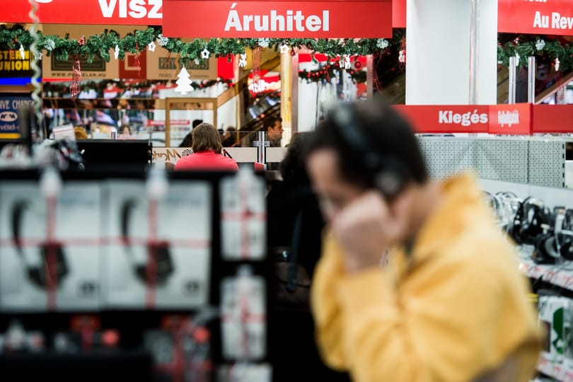 Hitelből karácsonyozna? Vigyázzon, nagyon sokat bukhat