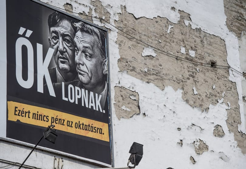 Nyomozás Simicska cégénél: a Magyar Idők napokkal előbb tudott róla
