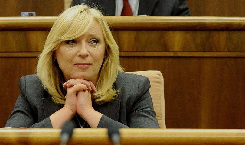 Felállhat a miniszterelnöki bársonyszékből Radicová?
