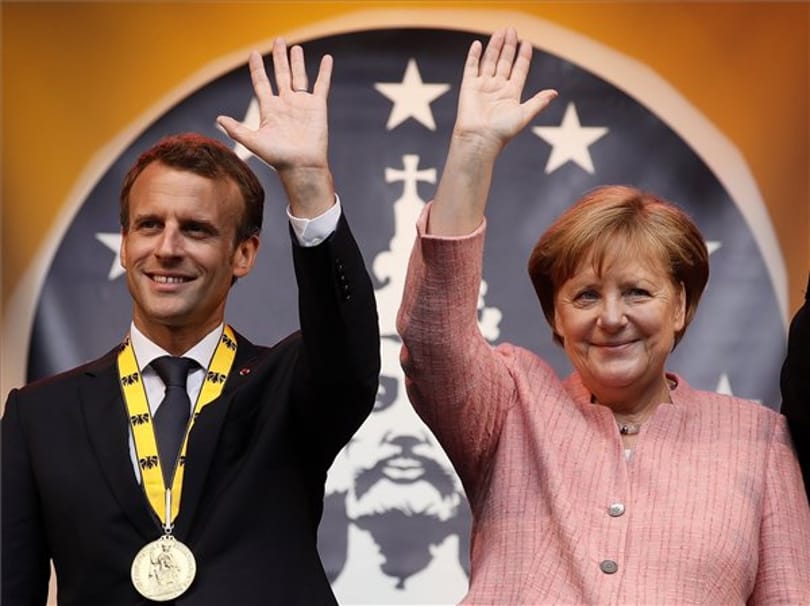 Macron Orbánéknak is beszólt Aachenben