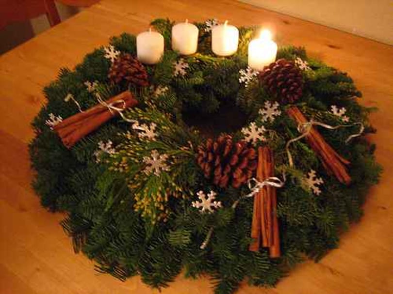 Így készítsünk adventi koszorút! Lépésről lépésre