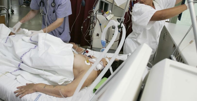 Bérnővérek és nyugdíjazott szakdolgozók is besegítenek az ápoló nélkül maradt ajkai intenzíven