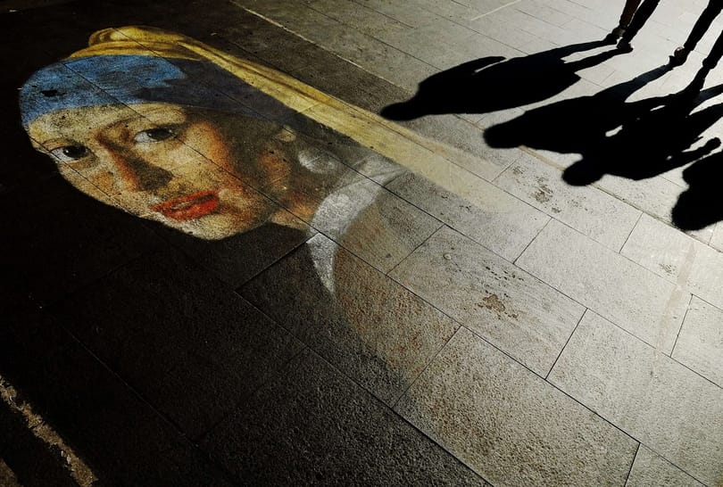 A kutatók megnézték közelebbről a Leányt gyöngy fülbevalóval, és találtak valamit