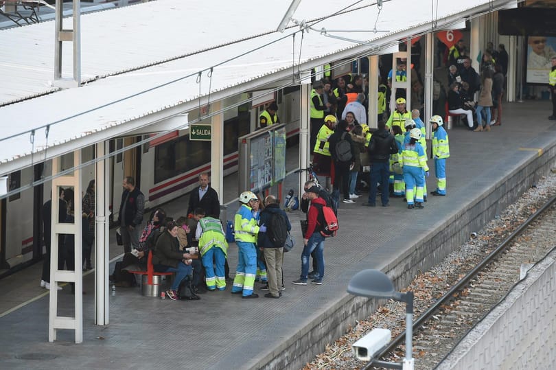 Túlfutott és baknak ütközött egy vonat Spanyolországban, sokan megsérültek
