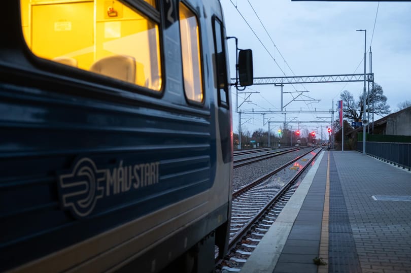 Már épp helyreállt volna a vasúti közlekedés a győri fővonalon, amikor leesett egy kis hó