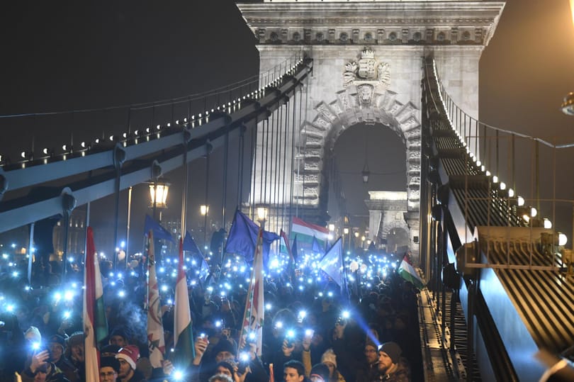 Itt lesznek a héten tüntetések a kormány és a túlóratörvény ellen