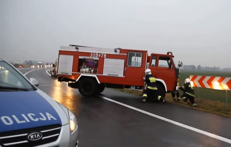Ilyen az, amikor bakiznak a tűzoltók - videó