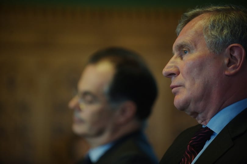 Járai az előző kormányokat és a PSZÁF-et okolja