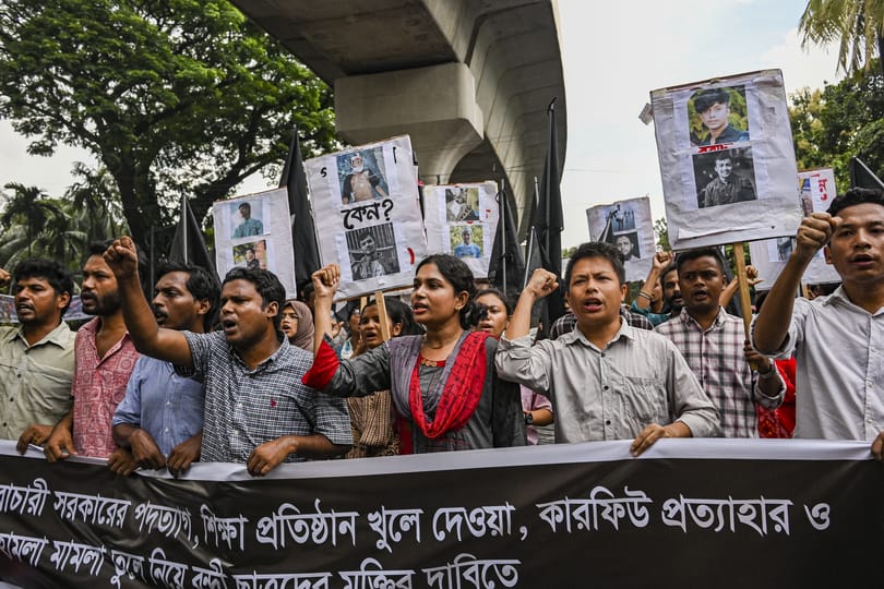 Újra használható a mobilnet Bangladesben, de a kijárási tilalmat nem szüntették meg, és továbbra is járőröznek a katonák