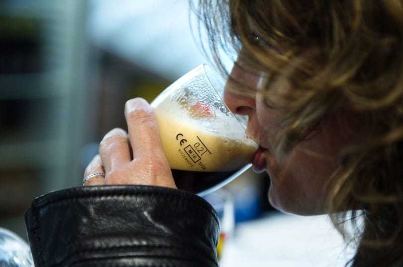 Titkos szerződésekkel gátolják, hogy kézműves sör kerüljön a kocsmákba