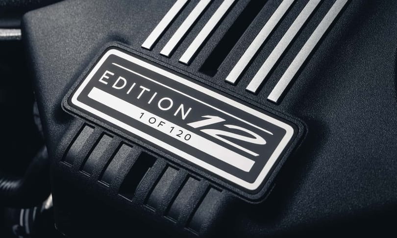 20 év után stílusosan búcsúzik a Bentley legendás biturbó W12-es motorja