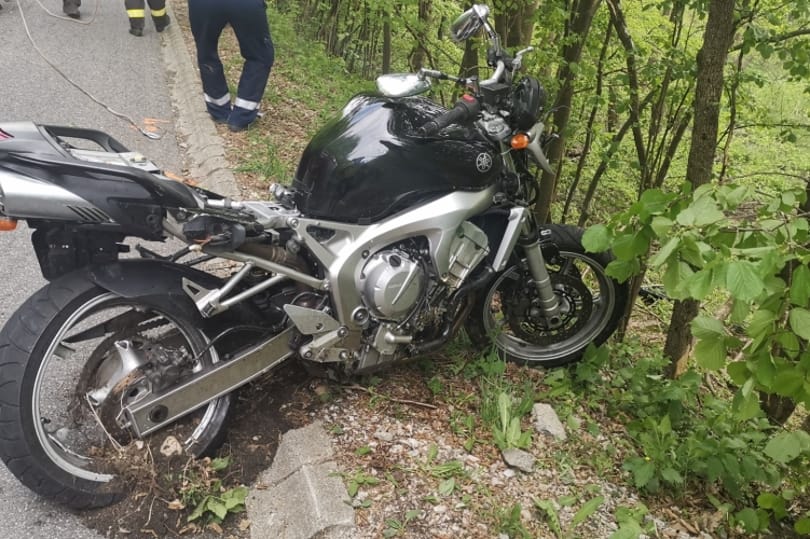 Szakadékba zuhant és meghalt egy 21 éves motoros Felsőtarkánynál