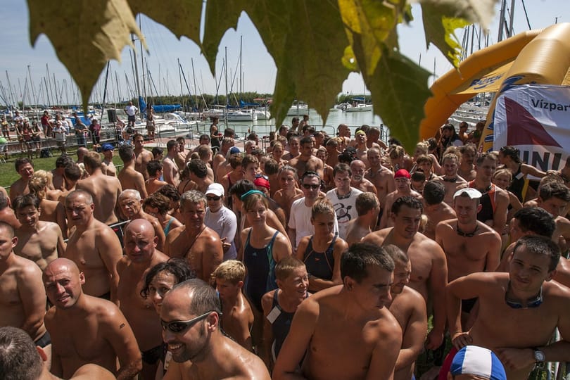 Vasárnapra halasztották a 2xBalaton-átúszást