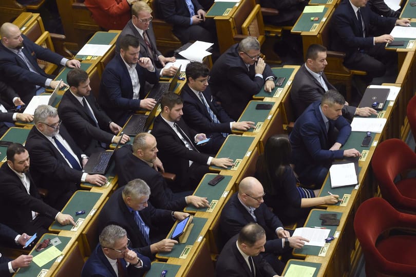 A frakcióból talicskázta ki a pénzt az anyagi gondokkal küzdő Jobbik