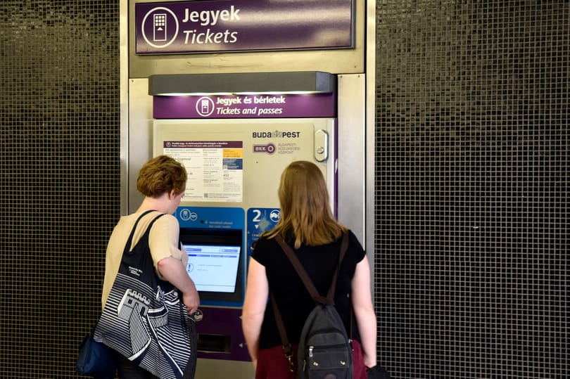 Több ezer forintot is bukhat, aki rutinból vásárol BKK-diákbérletet