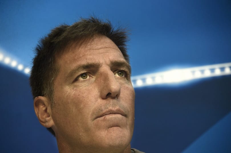 Fél év után kirúgták a Sevilla rákos beteg edzőjét