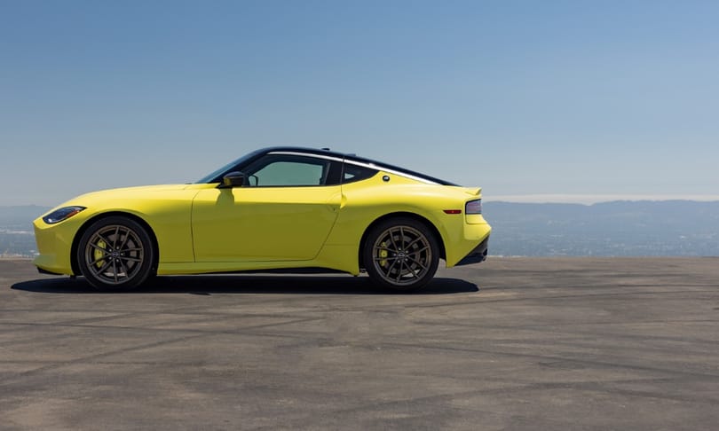 Retró húrokat penget a 400 lóerős vadonatúj Nissan Z kupé