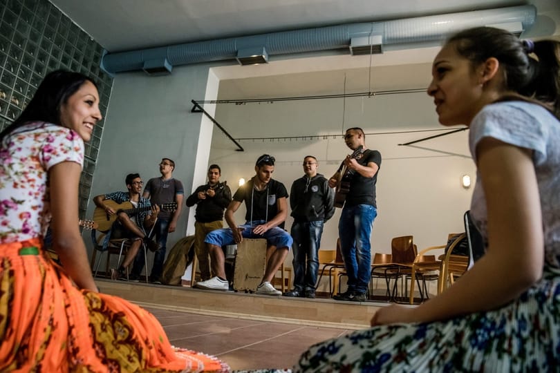 Távoktatás? Nem most van a nagydolgozatok íratásának ideje
