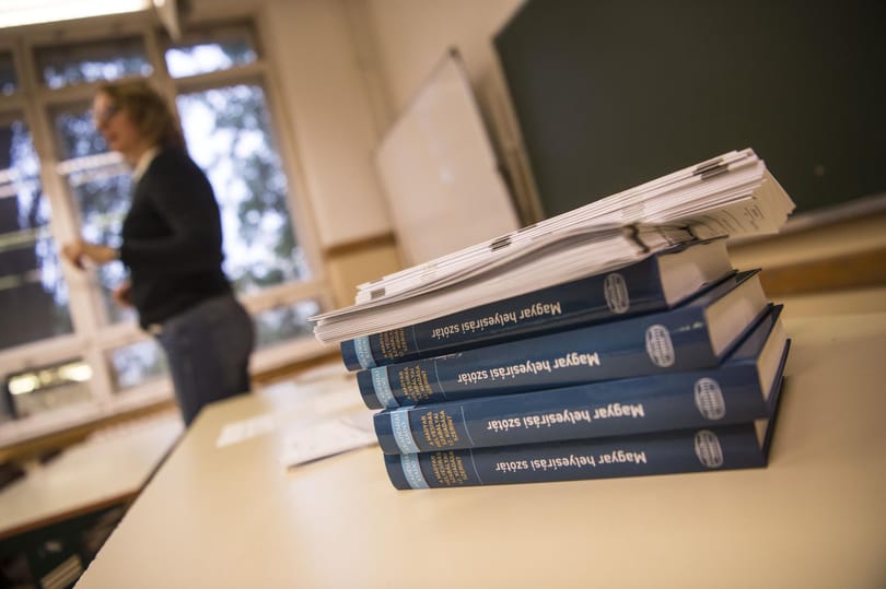 Arató László: NAT-vihar, avagy két hét bolondokháza