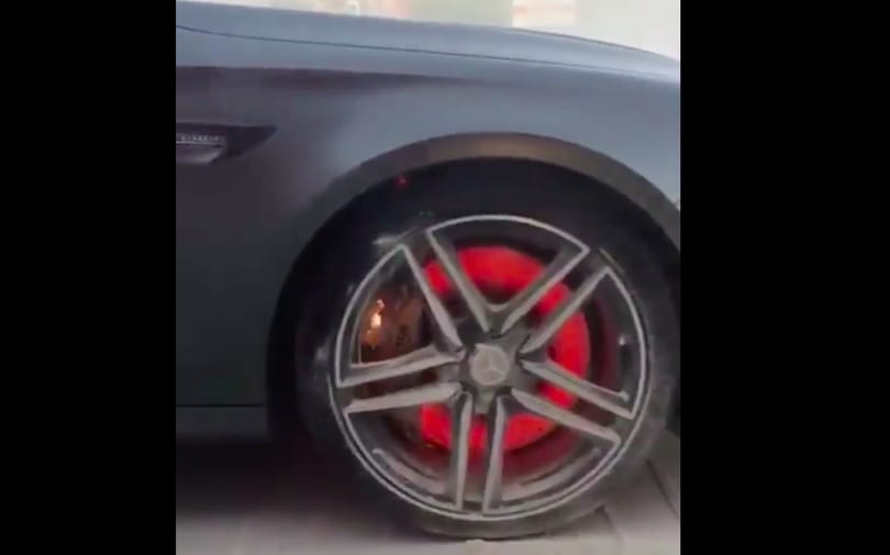 Ezt a terhelést már a Mercedes-AMG féke sem bírta el – videó