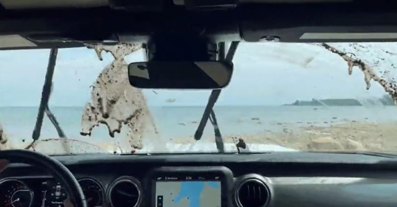 Még az autók ablaktörlőjén is lehet újítani, itt egy példa, hogyan