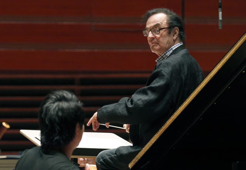 Zaklatási vádak: idő előtt távozik a Királyi Filharmonikus Zenekar vezető karmestere