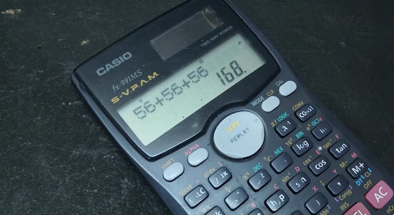 Videó: úgy megbütykölték ezt a Casio számológépet, hogy a tanárok sem szúrnák ki a puskázást