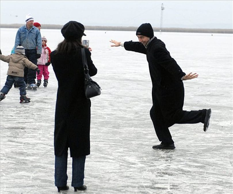 Hideg hétvégénk lesz: Várják a korizni vágyókat a Balatonon