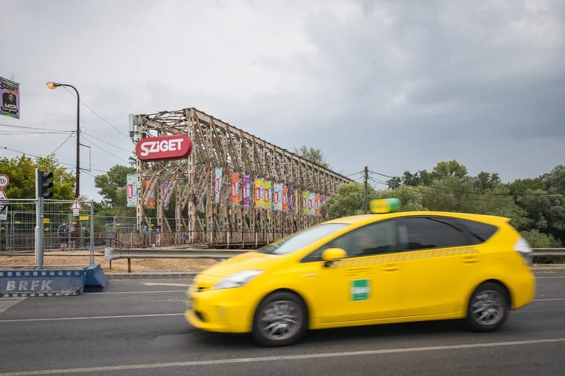 Taxisokat ellenőriztek a Szigeten: volt, aki 60 ezer forintért vitt utast a Nyugatitól a fesztiválra