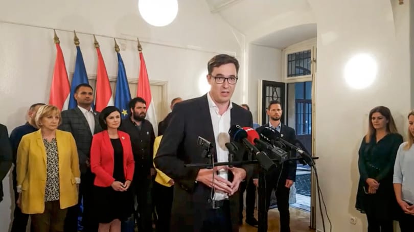 Karácsony: Nem visszalépek, hanem előre