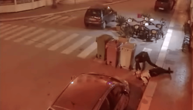Videón egy marokkói férfi brutális olaszországi megverése