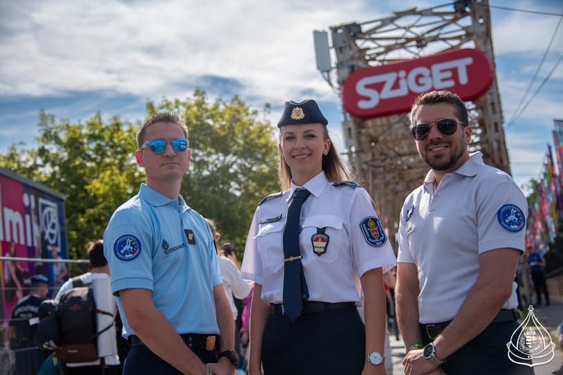 Sziget: hat ember kábítószerkereskedelem, kilencet birtoklás miatt fogtak le a rendőrök – videó