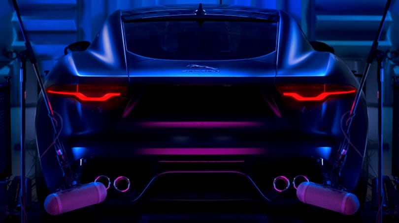 Múzeumba kerül a Jaguar V8-as motorhangja