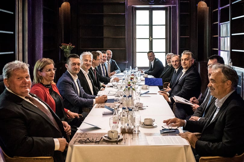 Ami jár, az jár: így emelte meg Orbán a miniszterek fizetését