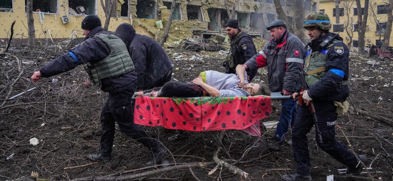 A mariupoli kórháztámadásról készült megrázó kép nyerte a World Press Photo-t – galéria