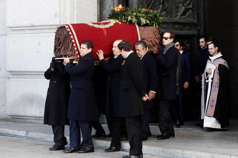 Franco hamvai bekerültek a spanyol kampányba