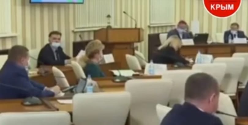 Bekapcsolt kameráknál mutatta meg igazi formáját a krími kulturális miniszter
