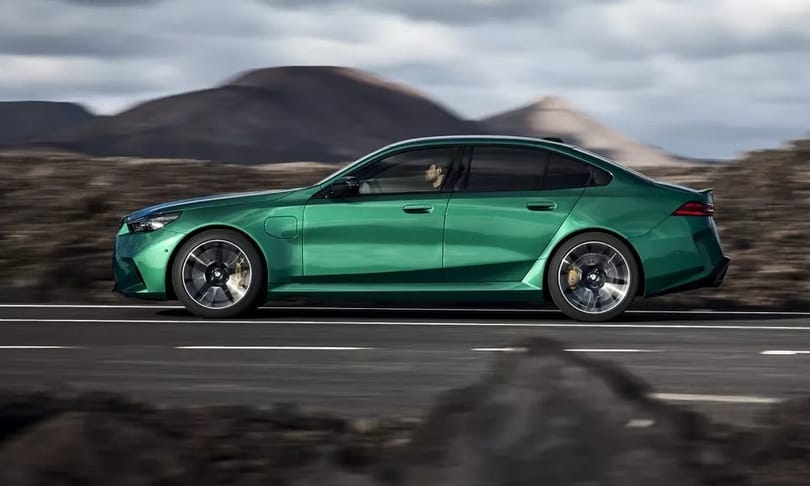 Bivalyerős és ólomnehéz: Magyarországon a vadonatúj BMW M5