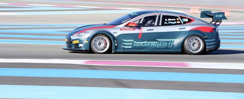 Jobban mennek a Tesla versenygépei, mint a Formula E autói