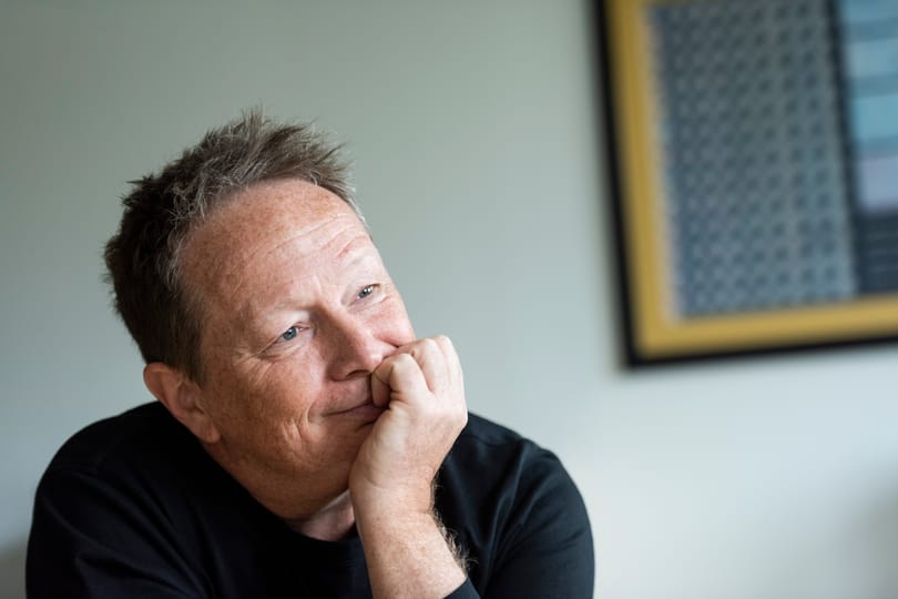 „A NER nem méricskél: a tehetségnél fontosabb a törzsi hovatartozás” – Hatvanéves Geszti Péter