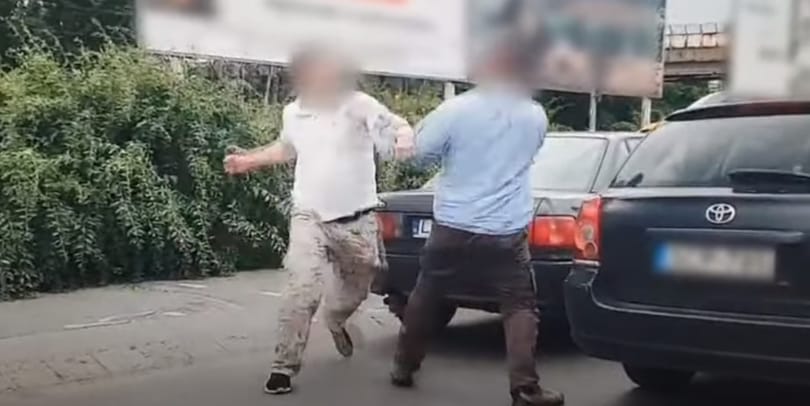 Videó: egymásnak esett két autós Zuglóban egy közlekedési konfliktus után