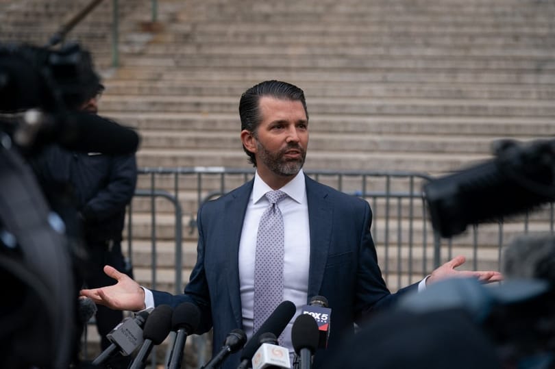 Fehér port tartalmazó borítékot kapott Trump fia, majd hívta a 911-et