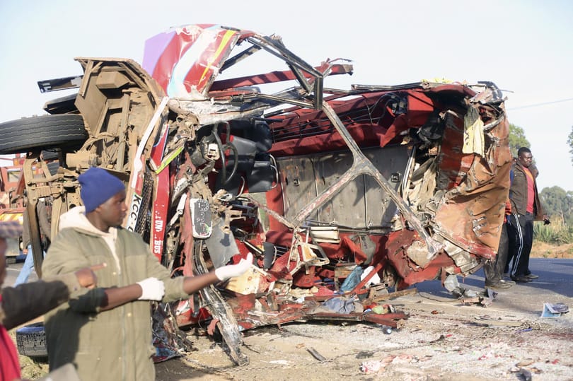 Harminc halottja van egy kenyai buszbalesetnek