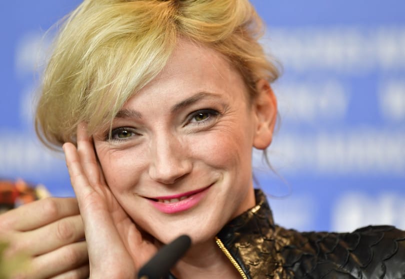 Borbély Alexandra egyelőre felismerhetetlen arccal készül az Oscarra