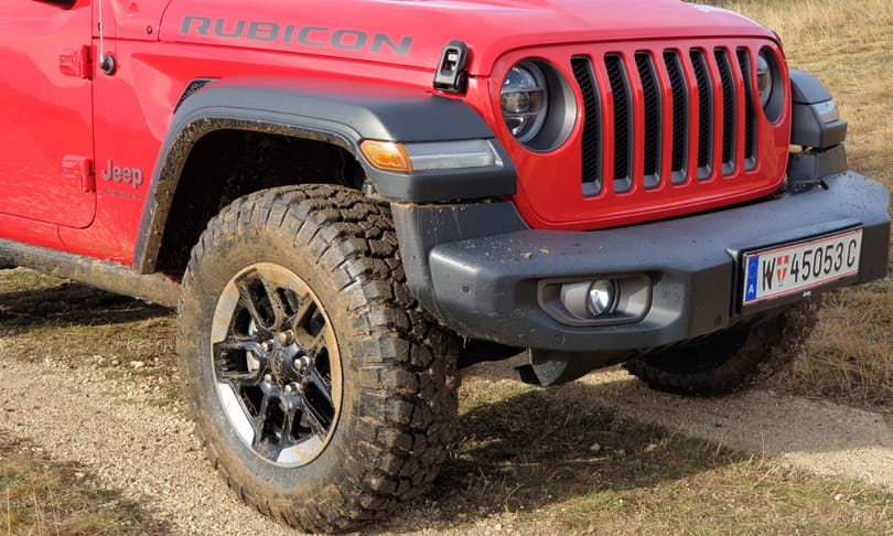 Hibriddé válik a kőkemény amerikai Jeep terepjáró, ráadásul budapesti segítséggel