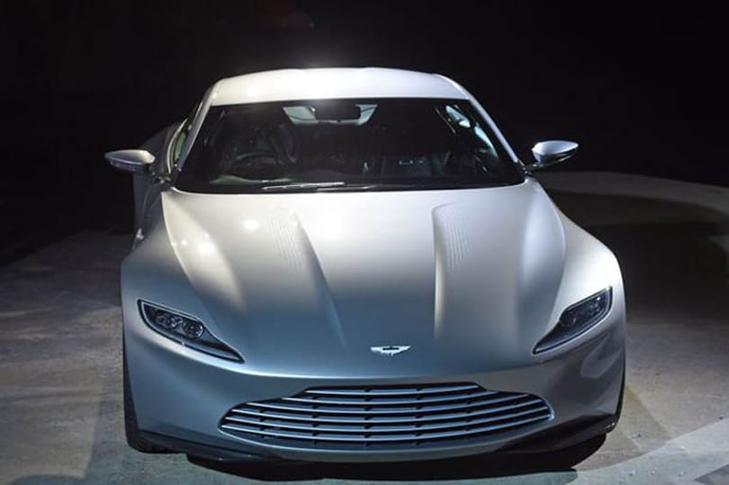 Bemutatták James Bond új autóját – összesen tízet kap belőle a világ