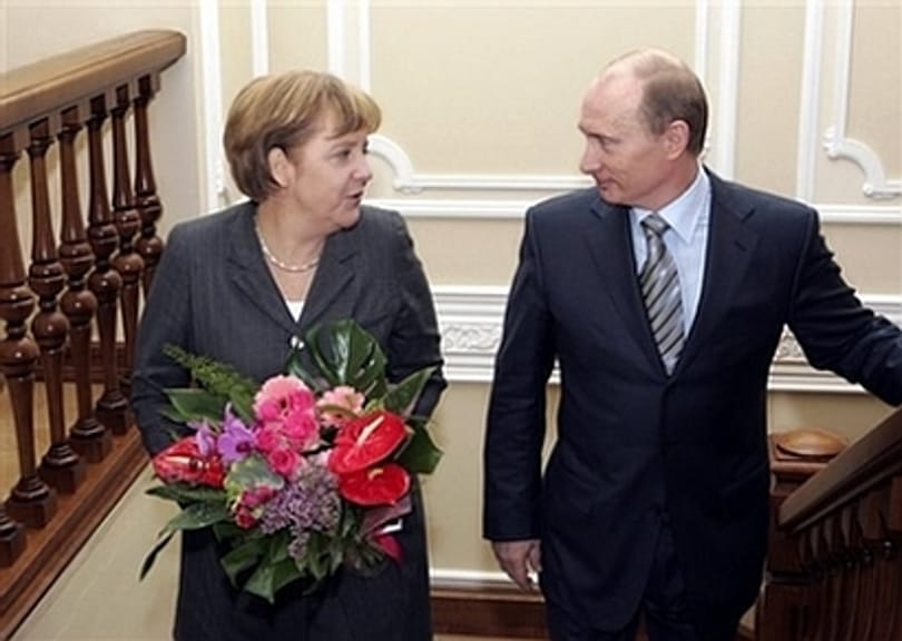 Merkel rácsörgött Putyinra, és megkérdezte, mi folyik Kelet-Ukrajnában