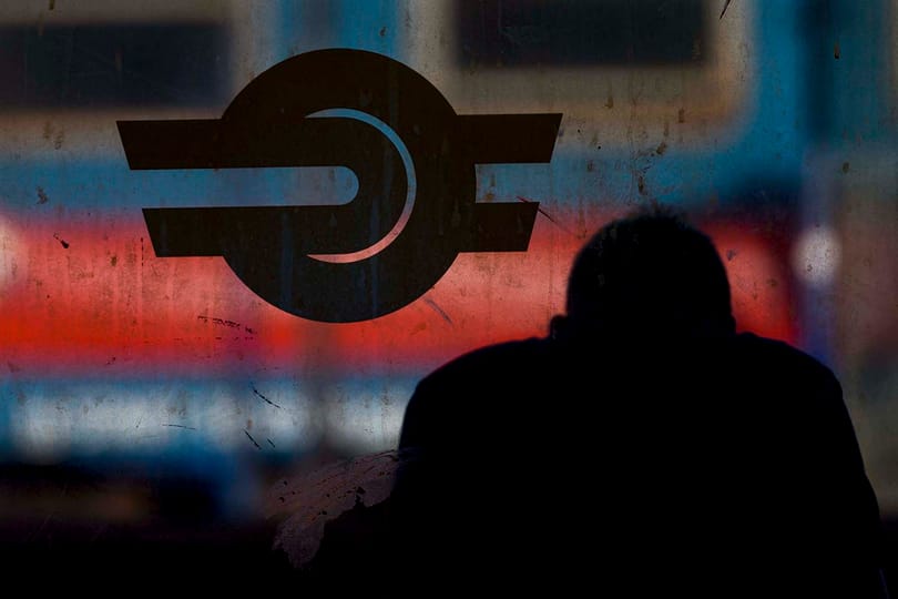 A vonatok és a távolsági buszok továbbra is az eredeti menetrend szerint közlekednek