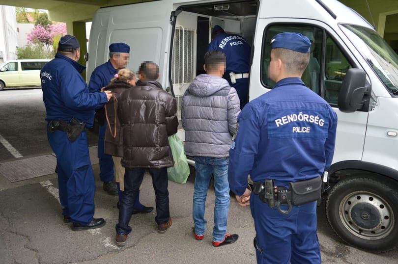 Összevertek egy orvost Hatvanban - videón a feltételezett elkövetők